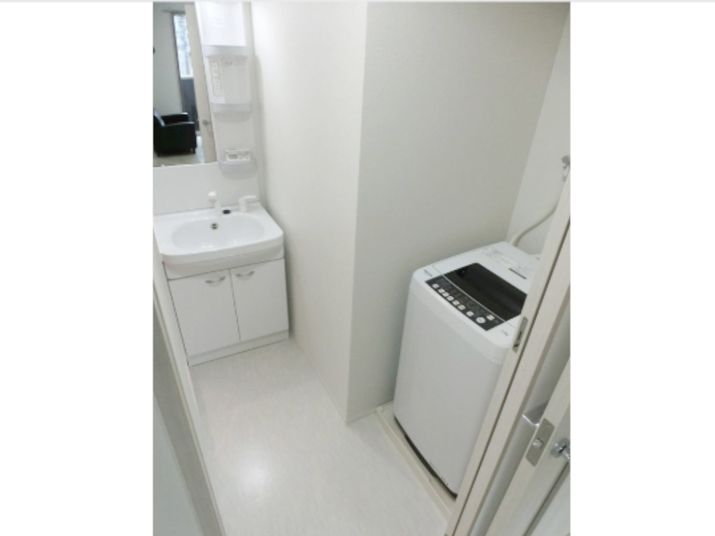 月光南観音弐番館の内装|明るい色調の室内です