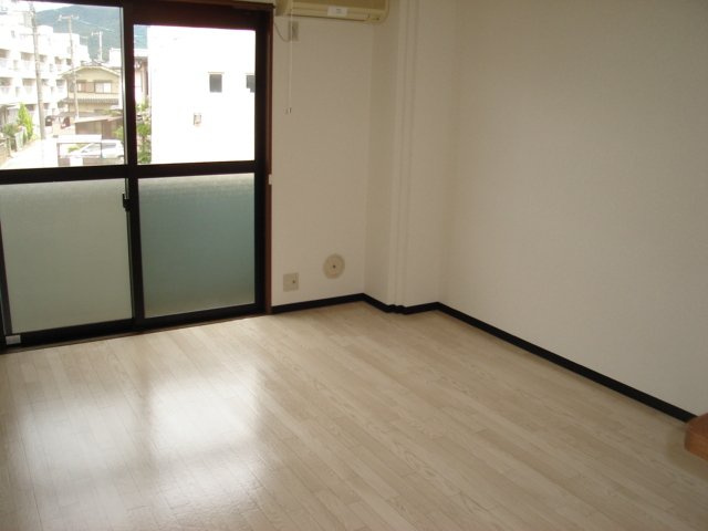 フォレストハイムＤの居間・リビング|リビング