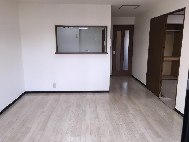 フォレストハイムＤの居間・リビング|リビング