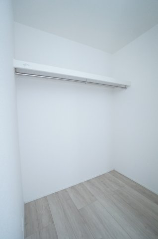 リナージュ常滑市保示町6丁目　1号棟の収納|2階洋室にあるウォークインクローゼット