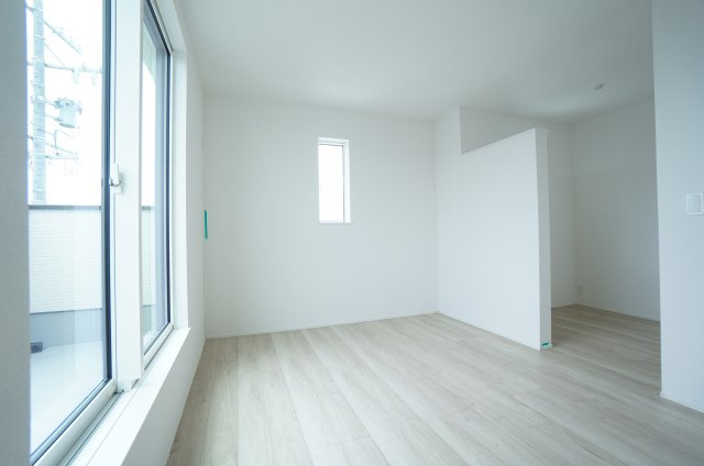 リナージュ常滑市保示町6丁目　1号棟の洋室|2階7帖洋室はフリースペースとウォークインクローゼット付き♪