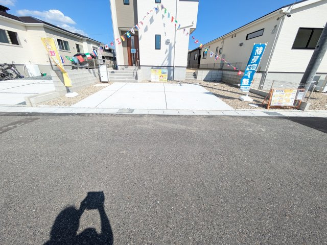 リナージュ常滑市保示町6丁目　1号棟の駐車場|駐車スペース2台～3台可能