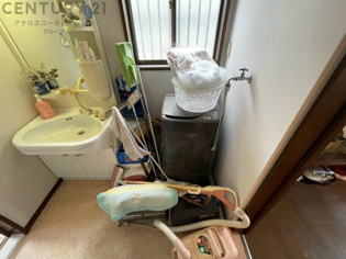 衣服の収納や脱ぎ着や整理整頓がしやすく、湿った衣類を乾燥させるスペースがありカビや臭いの発生を防ぎます。床の汚れを他の部屋に持ち込まず清潔を保つことができます。また快適な入浴環境の整備にも役立ちます。