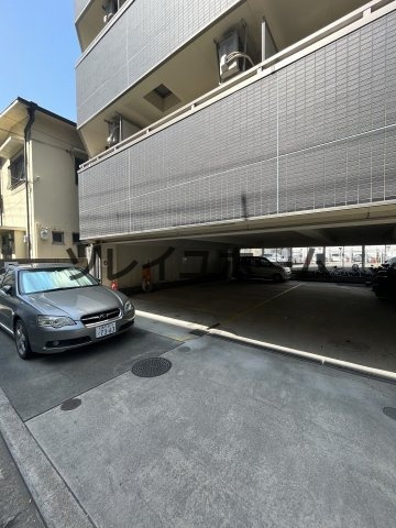 デュオブライト堺東の駐車場