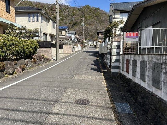 各務原市尾崎北町1丁目の前面道路含む現地写真