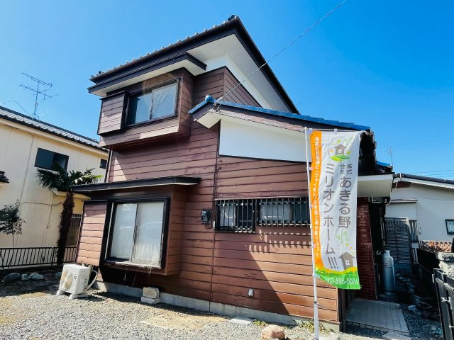 あきる野市草花　古家付売地の外観