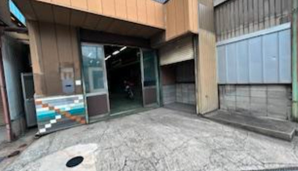双栄鉄工所の駐車場|駐車場完備です