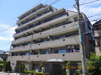 【外観】 | 外観タイル張りのＲＣ造。モダンな建物です。
