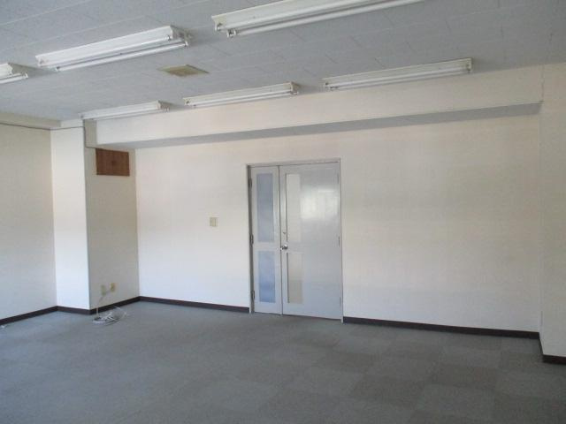 東新町 元町ハイツの居間・リビング