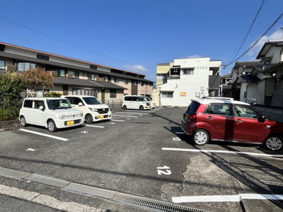 【駐車場】 | CANⅢ | 車をお持ちの方に嬉しい駐車場付きの物件です