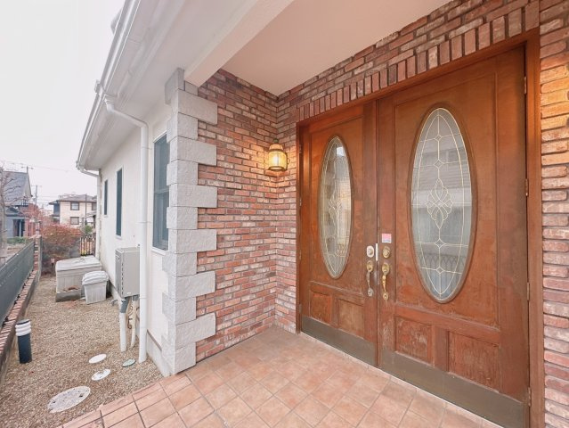 三田市ゆりのき台2丁目戸建てのエントランス