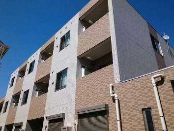 【外観】 | ハイツハルキチ壱番館 | 鉄筋コンクリート造のがっちりとした建物。