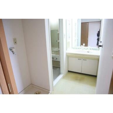 熊本市東区長嶺南４丁目の賃貸マンションの独立洗面台