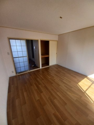 ビーフリーＢ棟の居間・リビング|使いやすい居間です