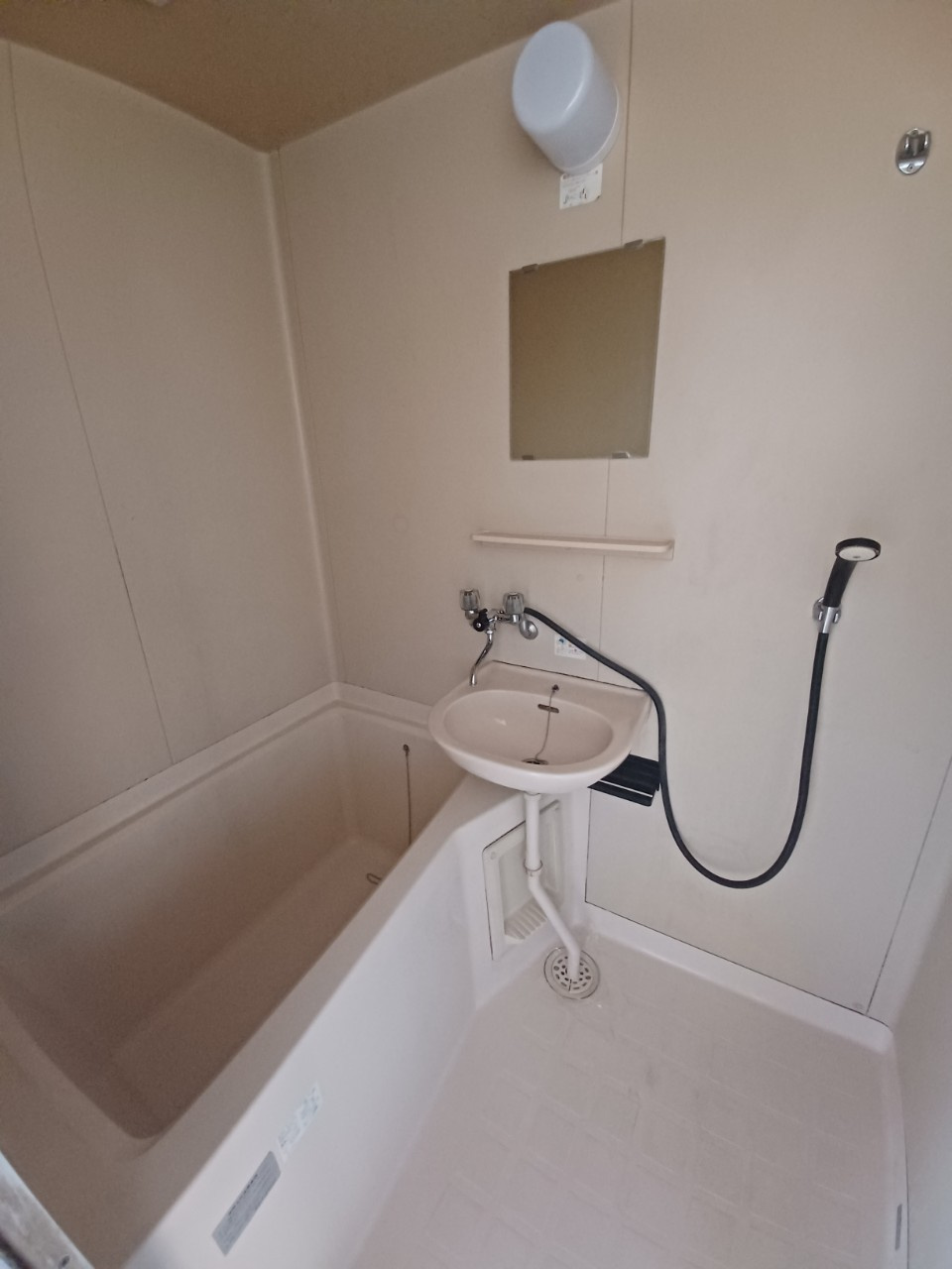 ビーフリーＢ棟の浴室|落ち着いた空間のお風呂です