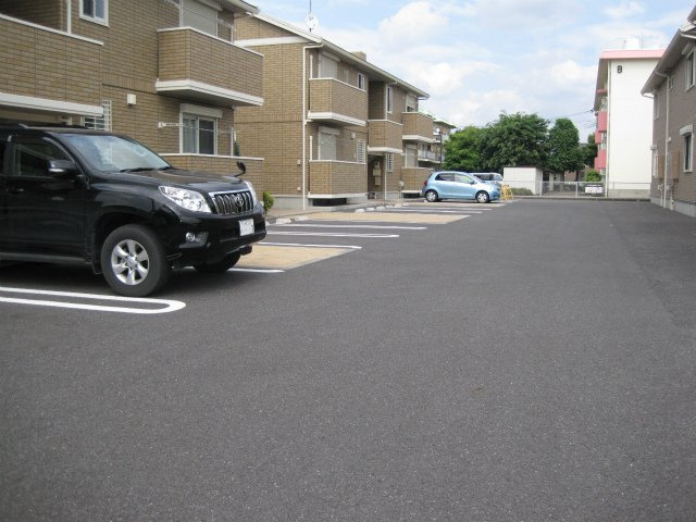 プレジール　Ｂの駐車場