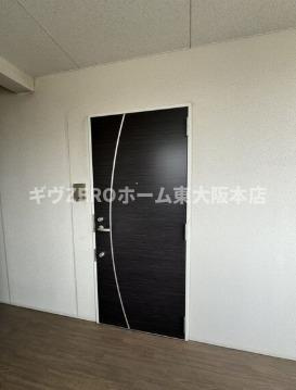 ラシーヌ天王寺町南の玄関