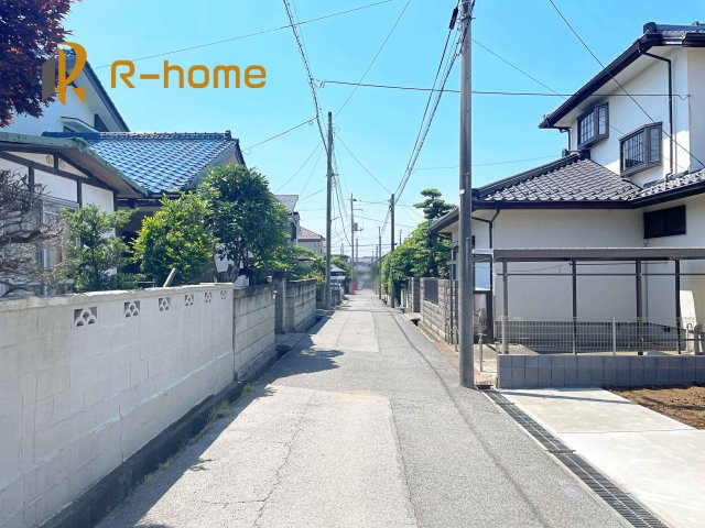 我孫子市天王台3丁目24-1期　新築戸建て　2号棟の前面道路含む現地写真|堂々！建物完成♪実際のお部屋をご見学可能です♪
ご見学が一番の資料！お気軽にお問い合わせ下さい♪
