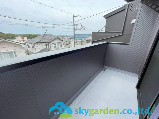 藤沢市藤が岡3丁目　新築戸建　全2棟A号棟のバルコニー