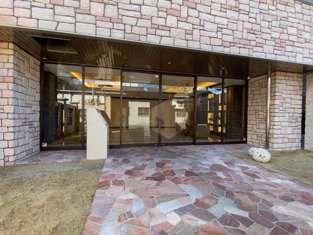 プレジオ布施ASIANのエントランス