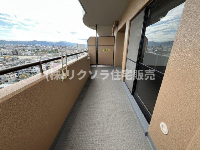 ロイヤルシャトーねやがわオークビルのバルコニー|■物件内覧・資金計画相談・住宅ローン相談、リフォーム相談、お問合せ受付中■
※当日・翌日のご内覧、ご相談はお電話でのお問合せがスムーズです！