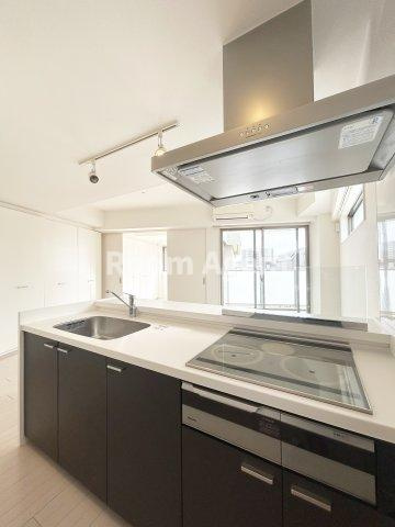 グランドゥール覚王山のキッチン