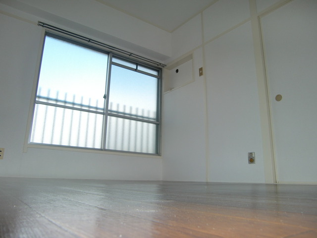 マツヤパークマンションの洋室