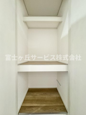 【収納】 | サンコーポ大岩 中古マンション | 廊下にある収納スペースです