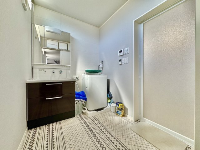 つくば市流星台中古戸建の洗面所