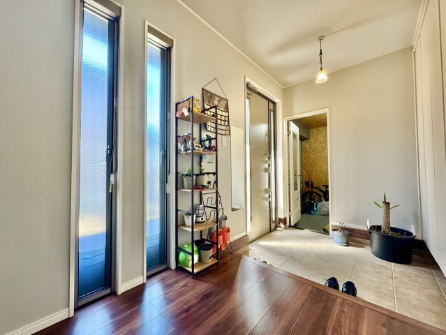 つくば市流星台中古戸建の玄関