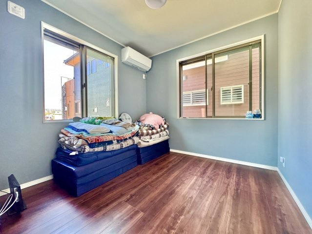 つくば市流星台中古戸建の洋室