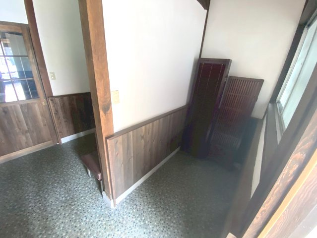 松並木貸店舗の内装