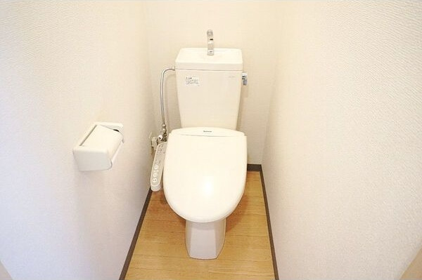 e池下のトイレ