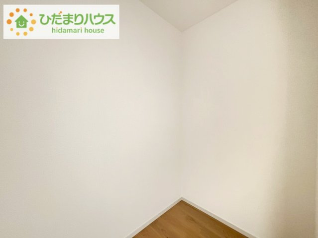 いわき市平中山1期　新築戸建　1号棟の収納|"ママに人気のウォークインクローゼット付き！
コートやジャケットはもちろん、季節物や布団なども全部収納できちゃいます(^^)/"