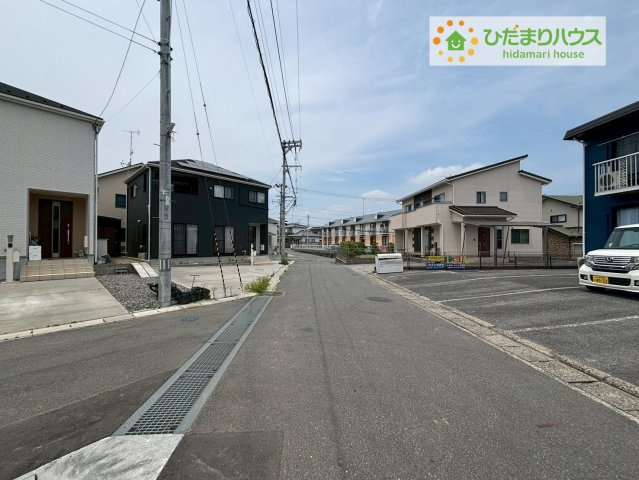 いわき市平中山1期　新築戸建　1号棟の前面道路含む現地写真|角地で日当たり良好(^^)/