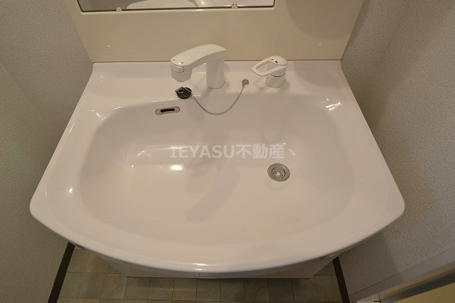 蘭ビルの独立洗面台