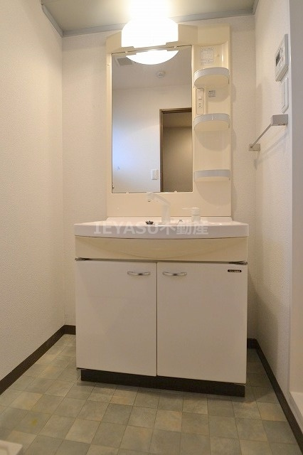 蘭ビルの洗面所