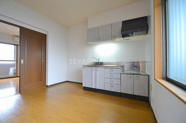 蘭ビルの居間・リビング