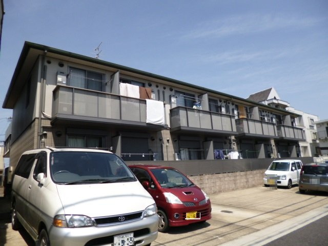 パピエRAKUSAIの駐車場
