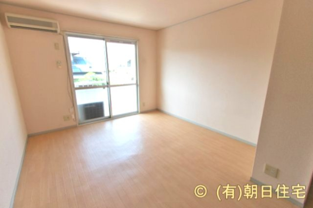 サンシャイン．ヴィラＥの居間・リビング