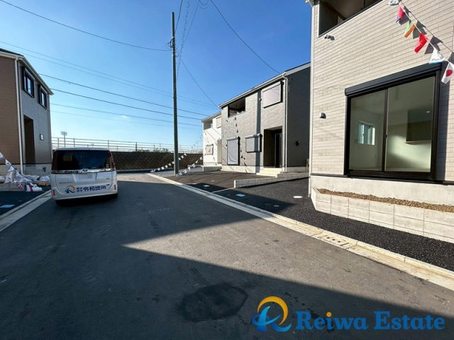 新築戸建　茅ヶ崎市柳島2丁目の前面道路含む現地写真