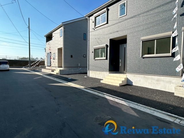 新築戸建　茅ヶ崎市柳島2丁目の前面道路含む現地写真