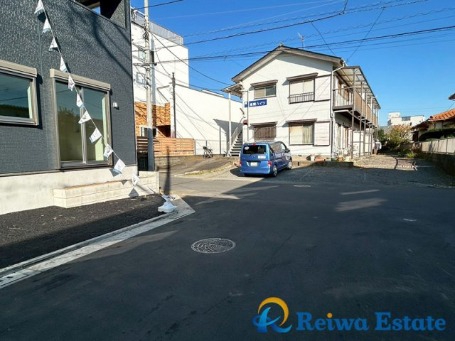 新築戸建　茅ヶ崎市柳島2丁目の前面道路含む現地写真