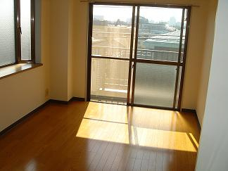 ガーデンシティー21の洋室