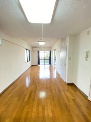 【居間・リビング】 | マンション富紀 | 同タイプ別室の写真です