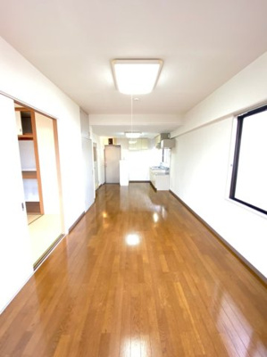 【居間・リビング】 | マンション富紀 | 同タイプ別室の写真です