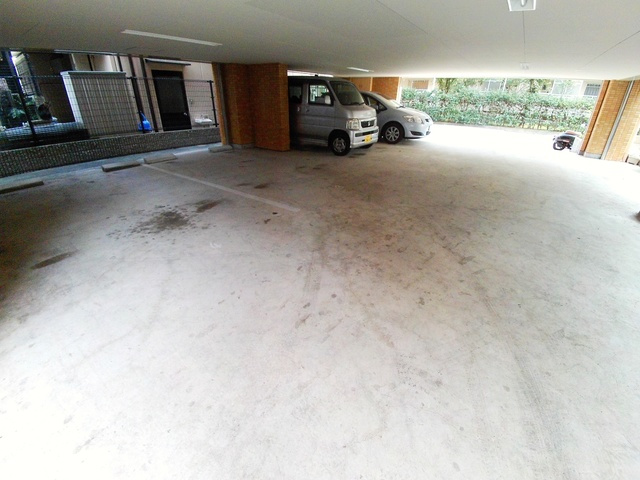 グレードタイム六甲の駐車場