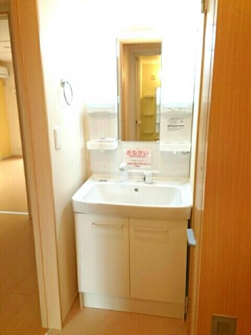 ルルディ　Ａの洗面所|洗面所です