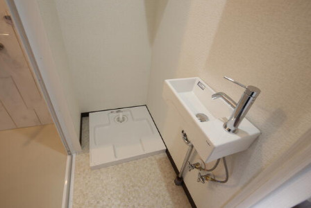 生頼第２ビルの洗面所