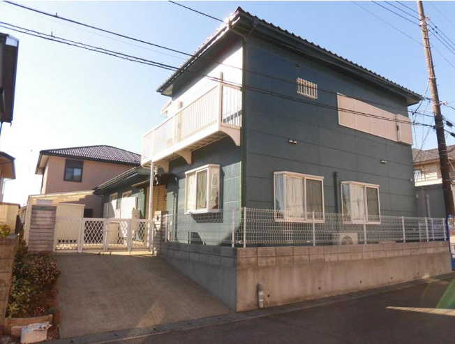 【外観】 | 牛久市中央１丁目　中古戸建 | カースペースは4台分確保!(^^)!